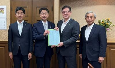 写真:進藤 金日子 財務省大臣政務官