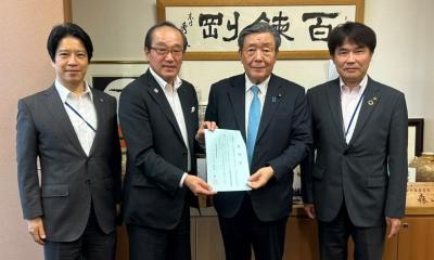 写真:森山自民党総務会長
