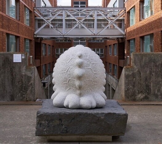 写真：彫刻展示作品　Shelter-tle　岩本依蕗