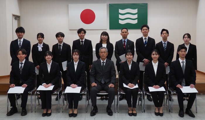 新規採用職員 写真