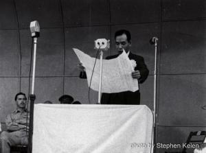 写真:平和宣言を読む濱井信三市長