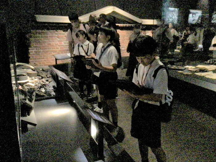 写真：資料館見学2