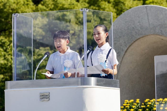 写真:平和への誓い