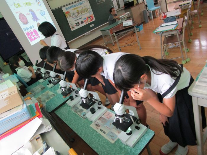 写真：小学生のための下水道出前講座