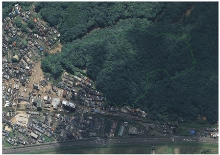 史跡中小田古墳群の指定範囲と空撮