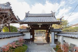 写真：蓮光寺・門・観音堂