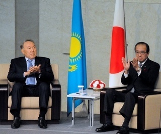 写真：ナザルバエフ大統領特別名誉市民1