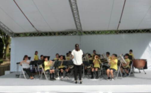 広島市立南観音小学校マーチング・バンドのステージ演奏の様子