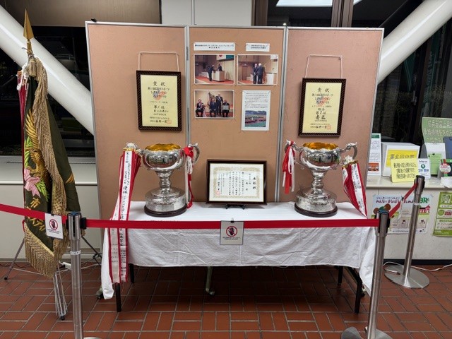 写真:1階ロビー展示