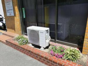広島県信用組合安古市支店の花壇の写真2