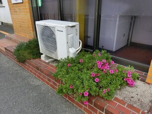 広島県信用組合安古市支店の花壇の写真2