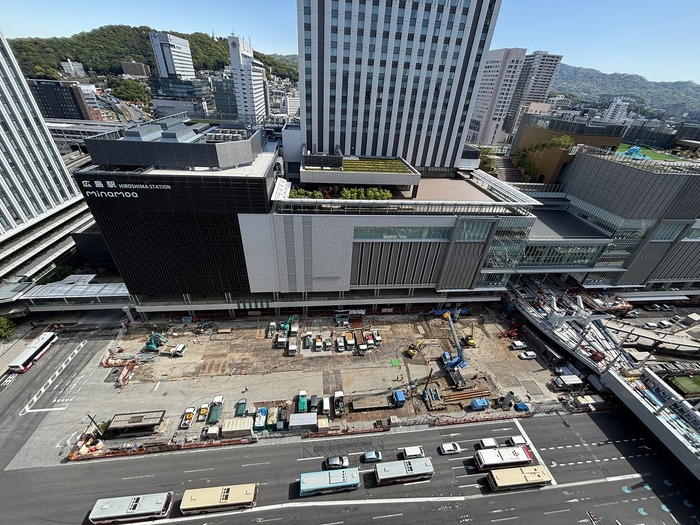 広島駅南口広場西側の写真