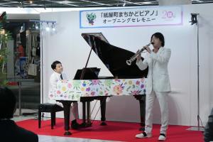 写真：ソプラノサックスとピアノとのデュオ