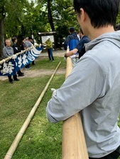 写真：祭りの手伝いの様子