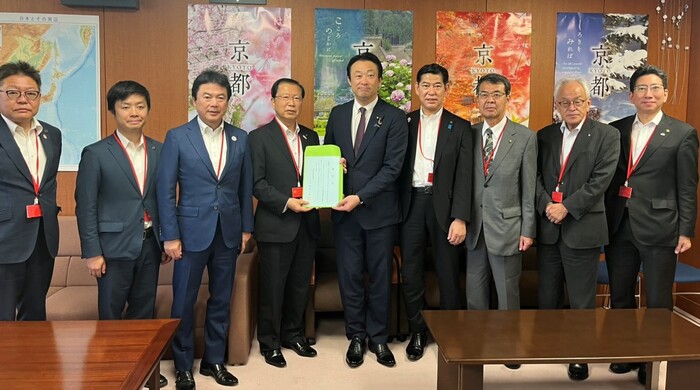 写真：𠮷井　章　国土交通省大臣政務官