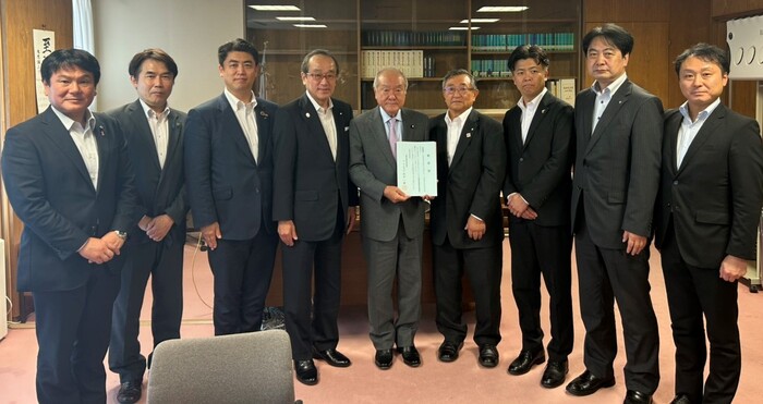 写真：鈴木自民党総務会長