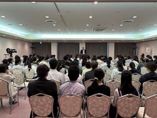 写真:学生向け講演会の様子