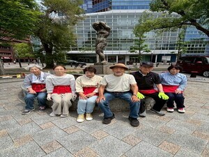 写真：NPO法人セトラひろしま　花の植替え作業の様子2