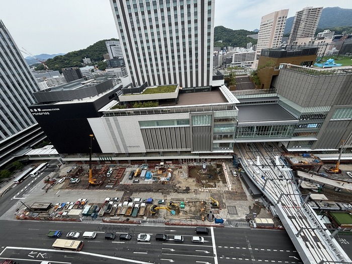 広島駅南口広場西側の写真