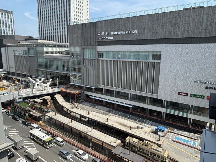 広島駅南口広場東側の写真