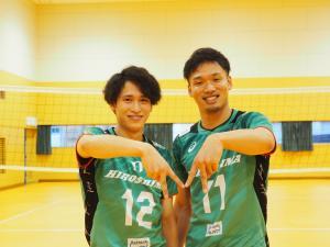 写真:広島サンダーズ 高木啓士郎選手 坂下純也選手 南区の「M」ポーズ