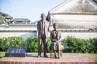 画像：竹鶴政孝・リタ銅像の画像