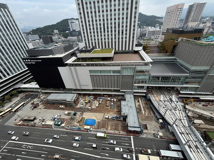 広島駅南口広場西側の写真