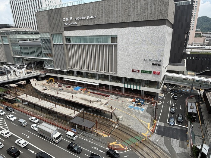 広島駅南口広場東側の写真
