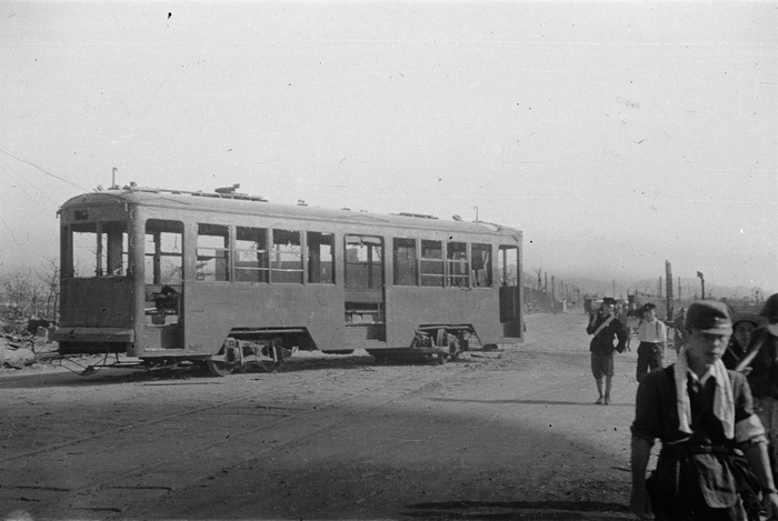 被爆した電車