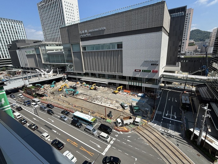 広島駅南口広場東側の写真