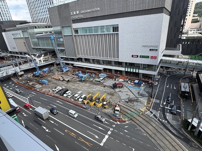 広島駅南口広場東側の写真