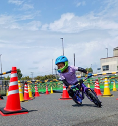 写真：バランスバイク