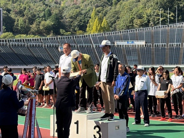 写真：優勝旗