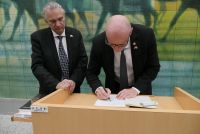 写真：エステヴァン・ブルネル・ネイビック大統領訪問4