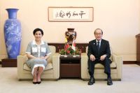 写真：ソメルフェルド大臣訪問1