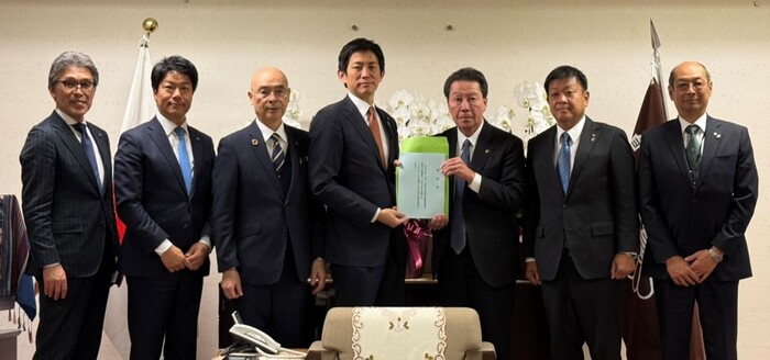 写真:小林 鷹之 自由民主党政務調査会長