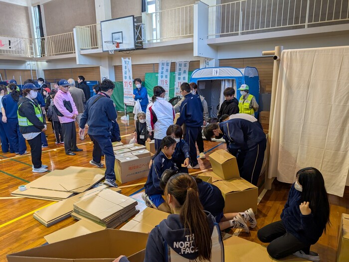 段ボールベットの組立体験