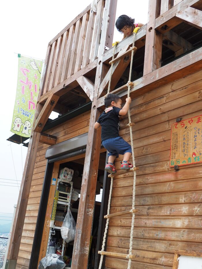 写真：はしごのぼりの様子