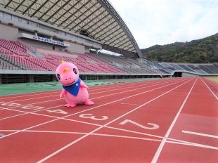 トラックで記念撮影