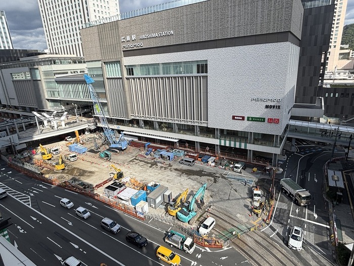 広島駅南口広場東側の写真