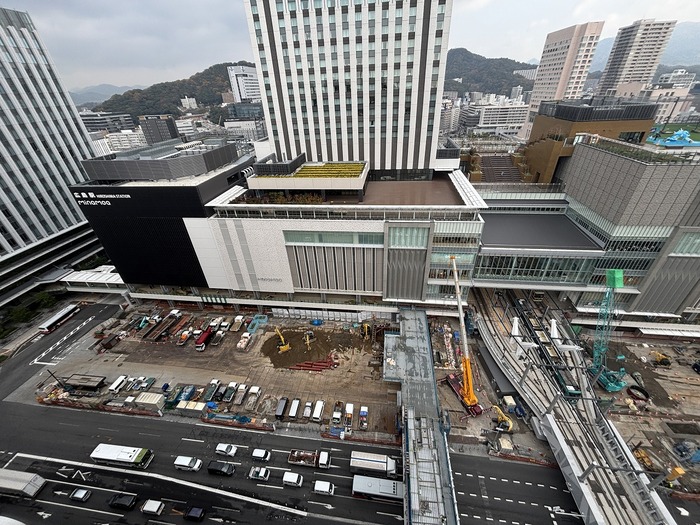広島駅南口広場西側の写真