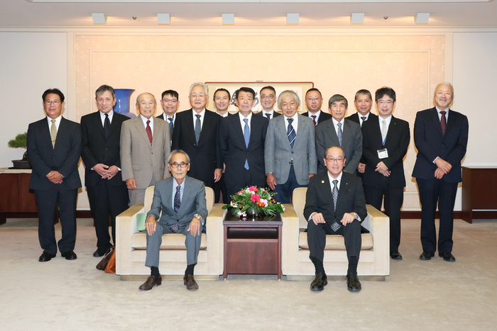 意見書提出集合写真