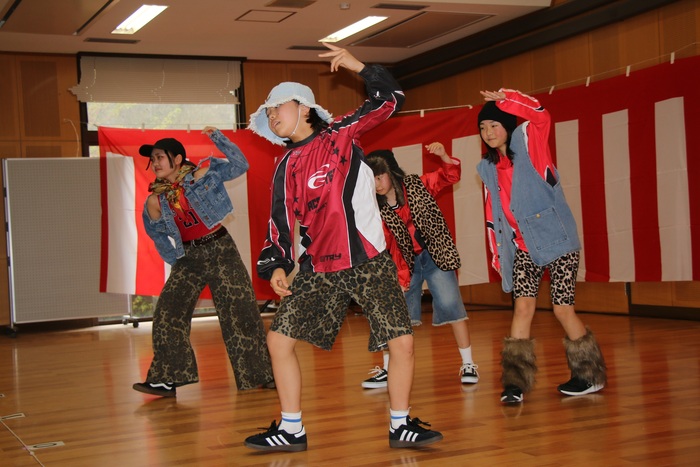 ダンスステージの様子