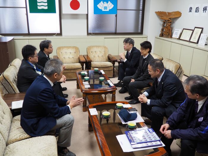 写真:サンフレッチェ広島レジーナ表敬訪問