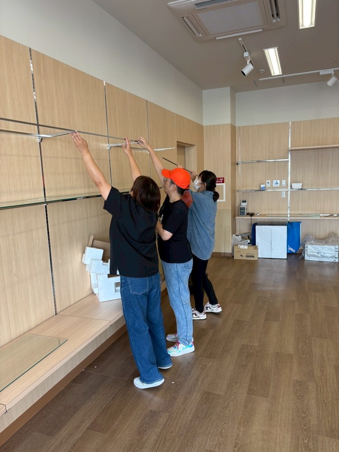 写真:設立の様子