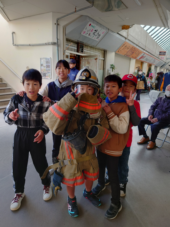 写真：われらのまちの消防士かも