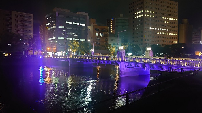 ライトアップされた京橋