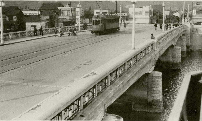 架設当時の荒神橋の写真