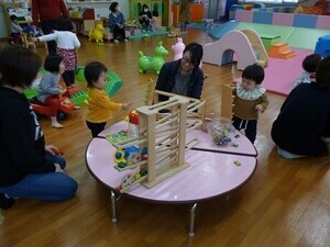 写真：「子育て交流ひろば“ぽっぽひがし”」