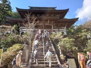 写真：JR可部線の駅を発着とするまち歩き事業